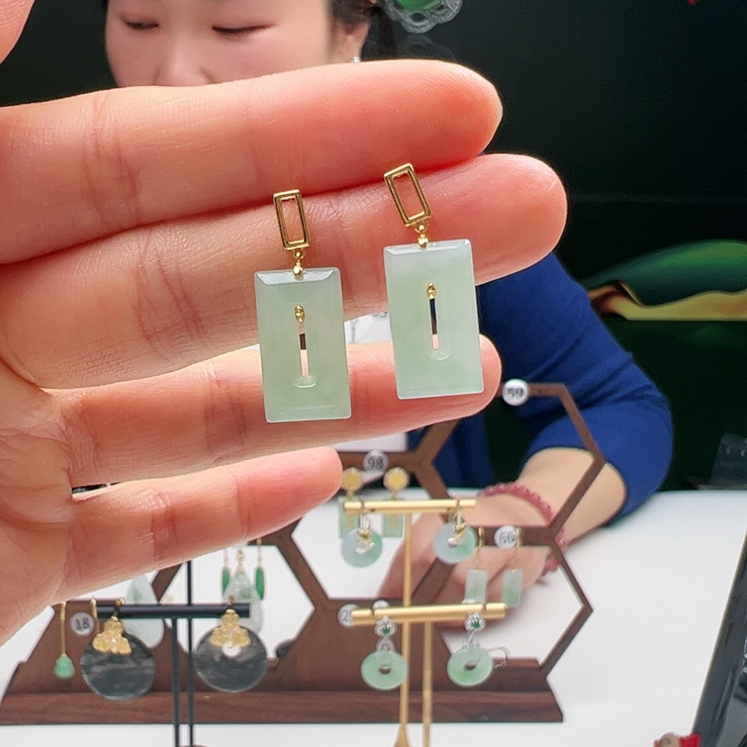 翡翠耳饰18K金镶嵌天然翡翠