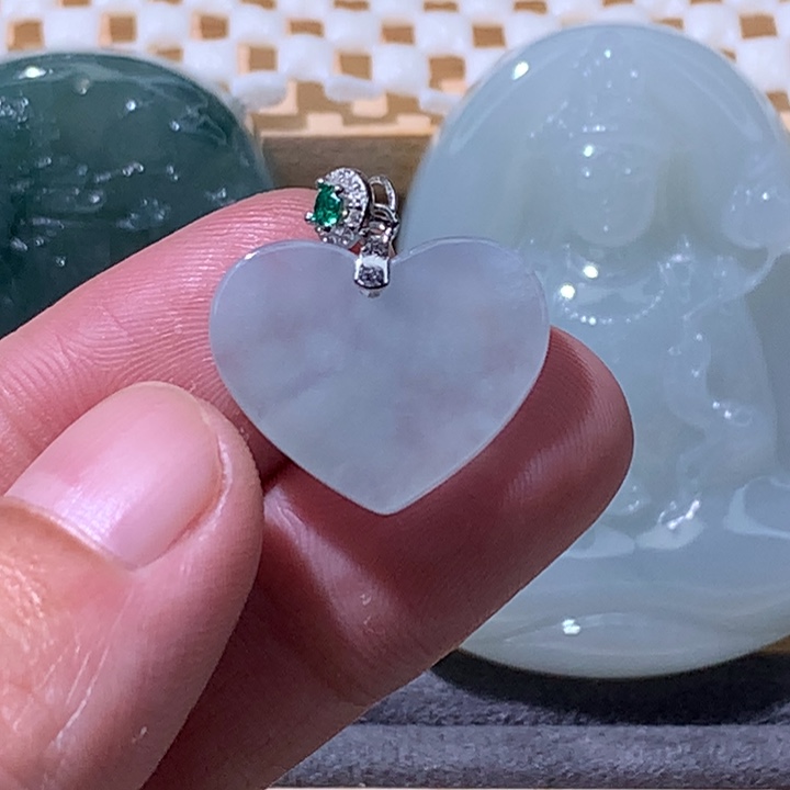 翡翠未镶嵌颈饰炸/无事牌