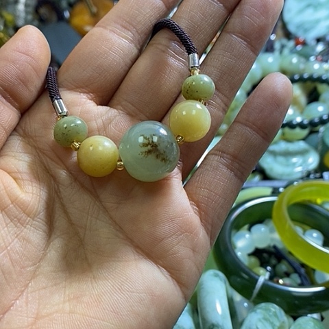 岫玉颈饰未镶嵌挂件