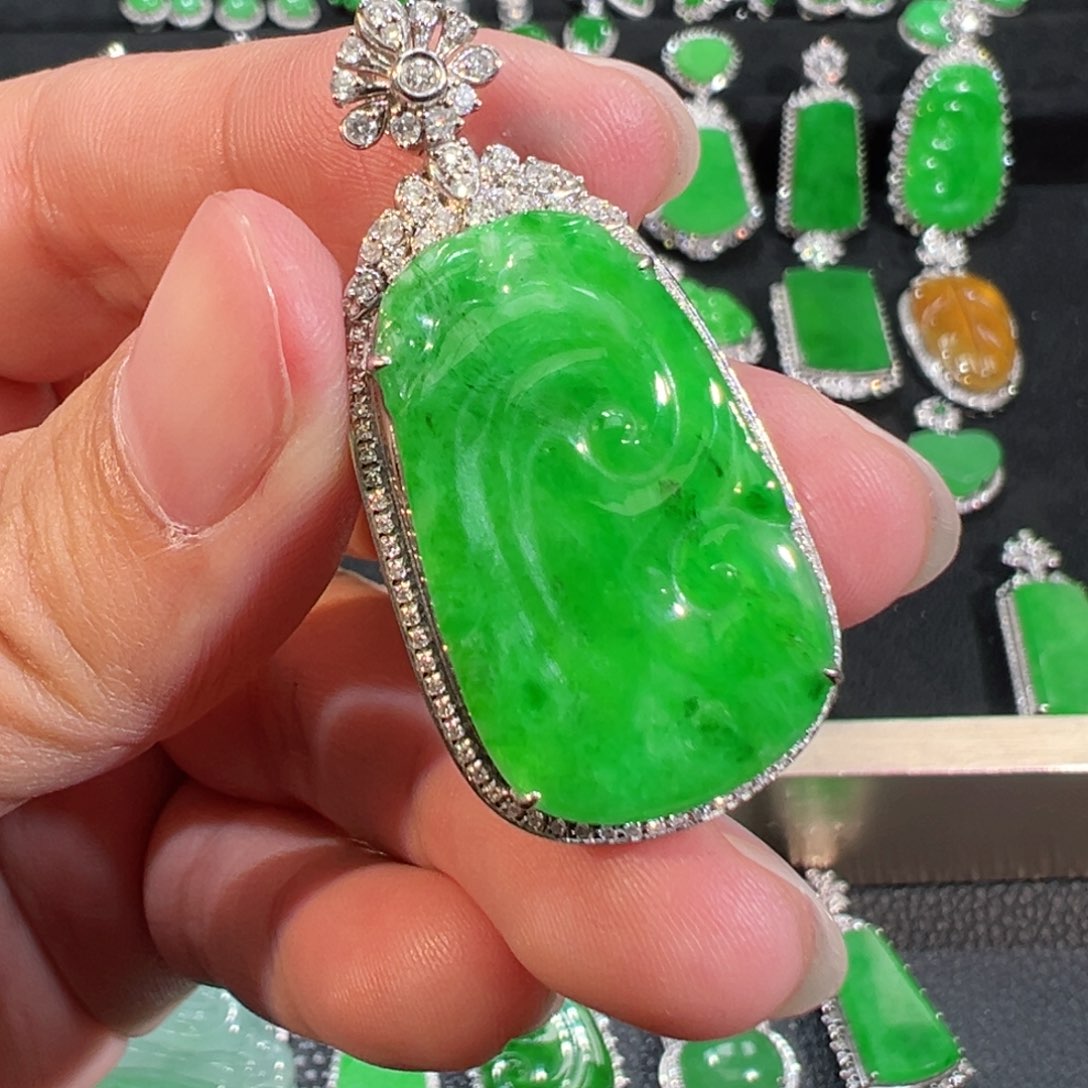 【闪购商品】翡翠吊坠(不含链)18K金镶嵌