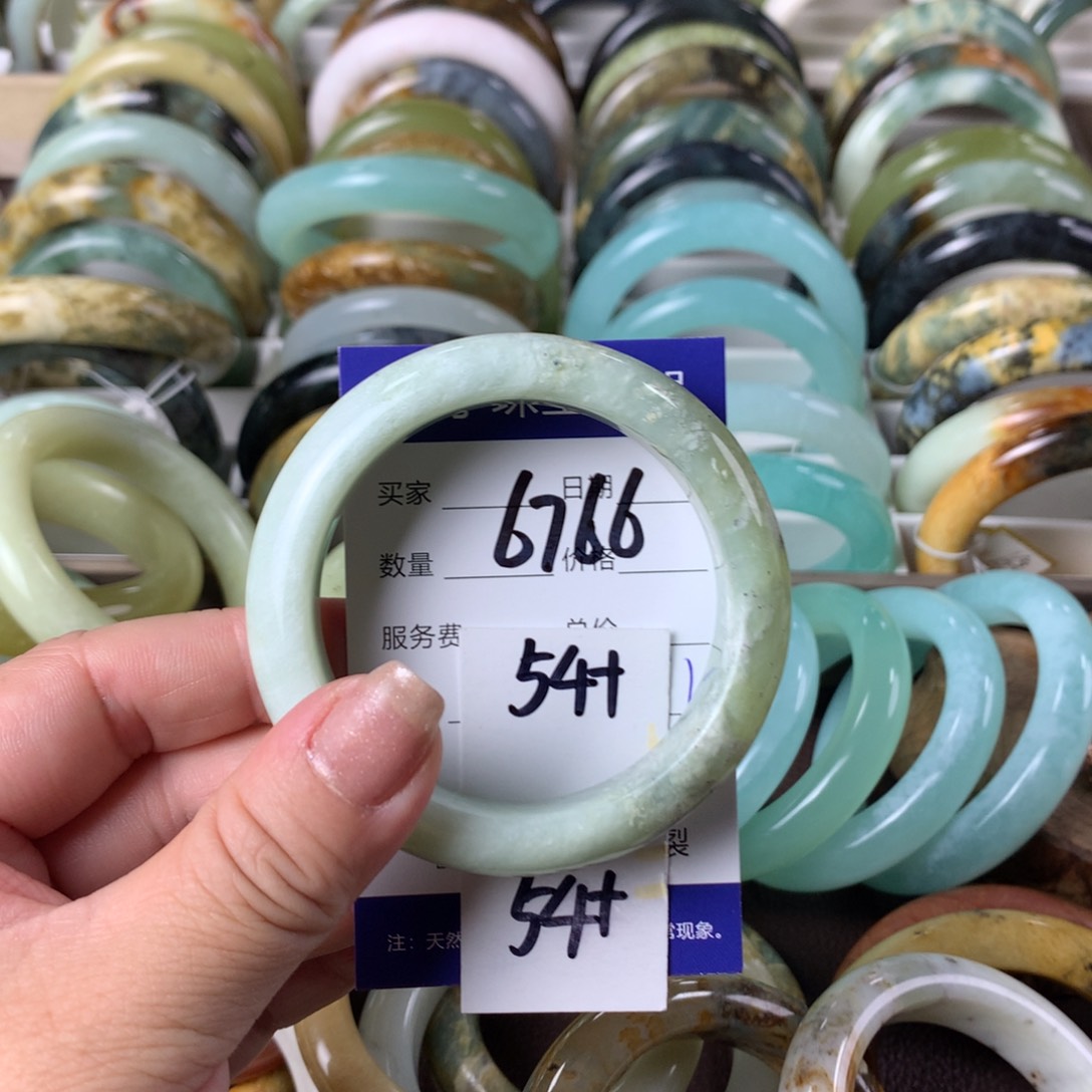 蛇纹石玉手镯未镶嵌6766