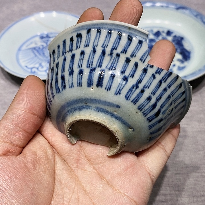 金铜精品瓷片标本