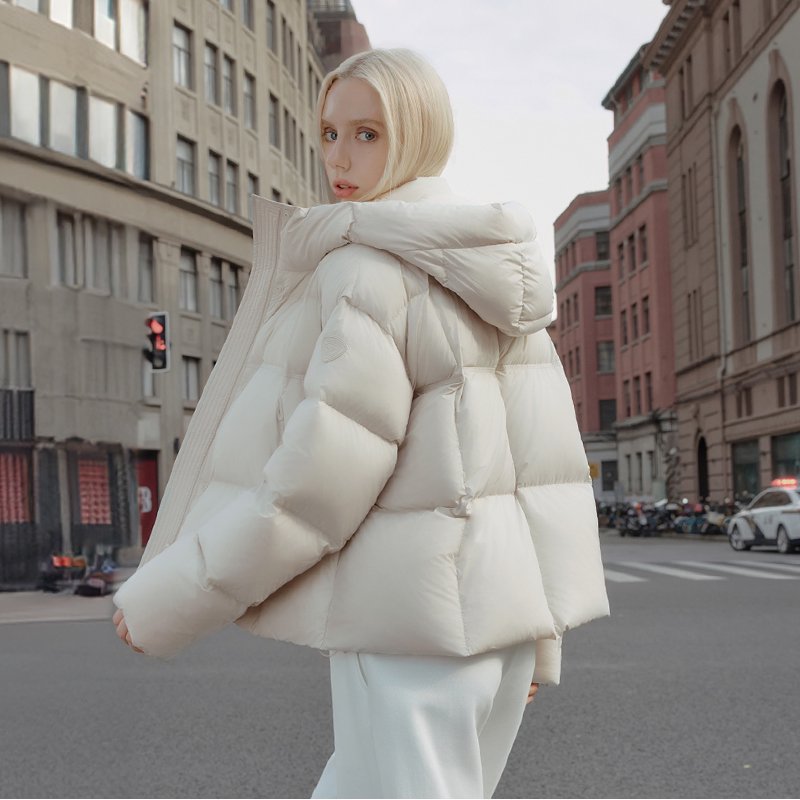 坦博尔短款羽绒羽绒服连帽高充绒量设计感短款厚外套TBF530360Z