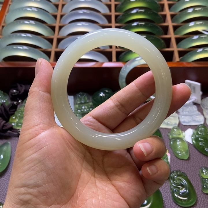 蛇纹石玉未镶嵌手镯58