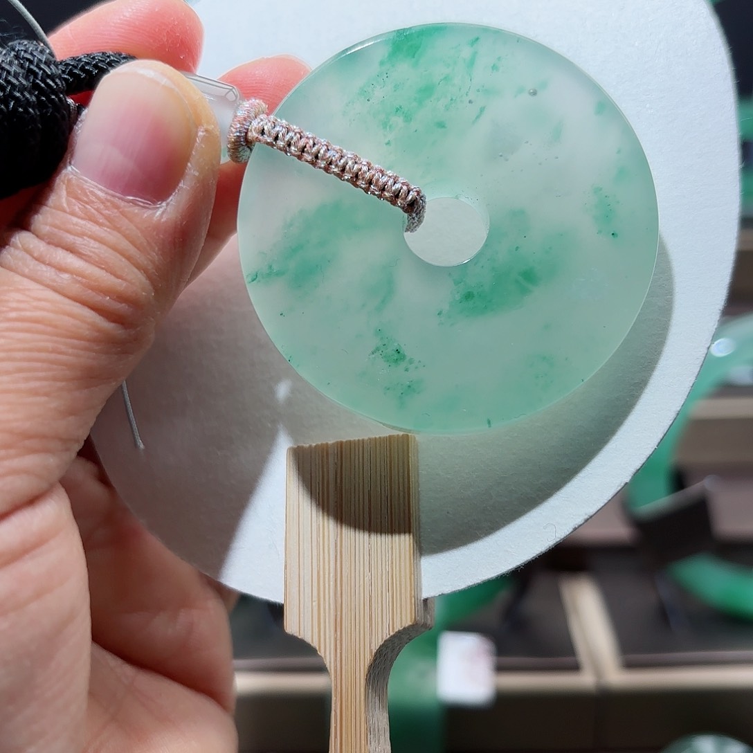 石英质玉颈饰未镶嵌