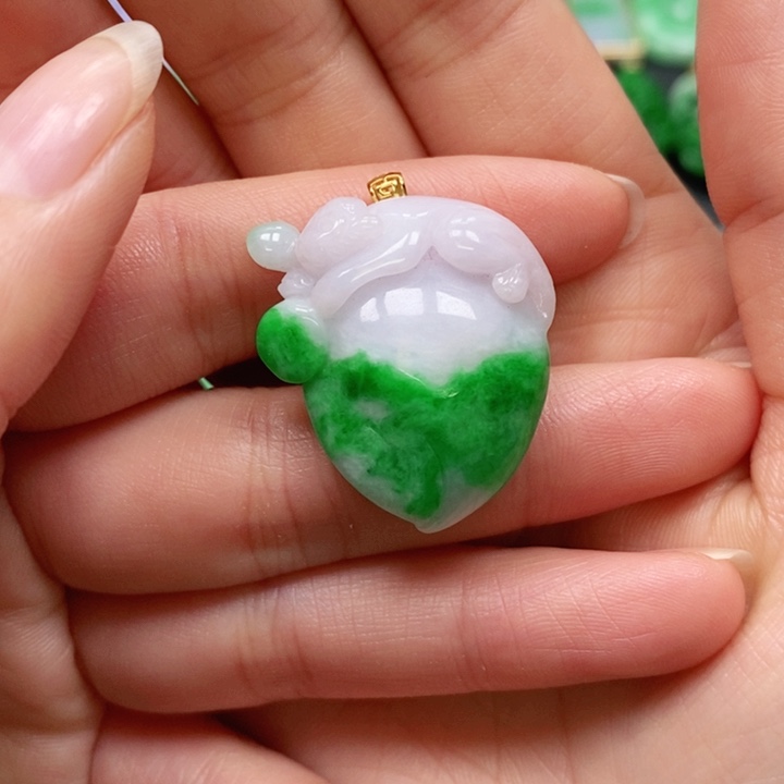 翡翠颈饰未镶嵌吊坠