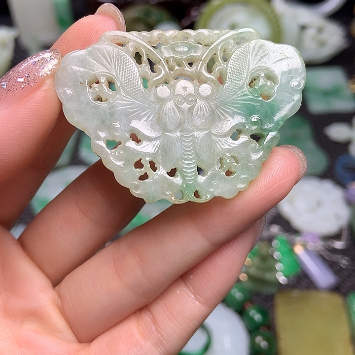 翡翠未镶嵌挂件清