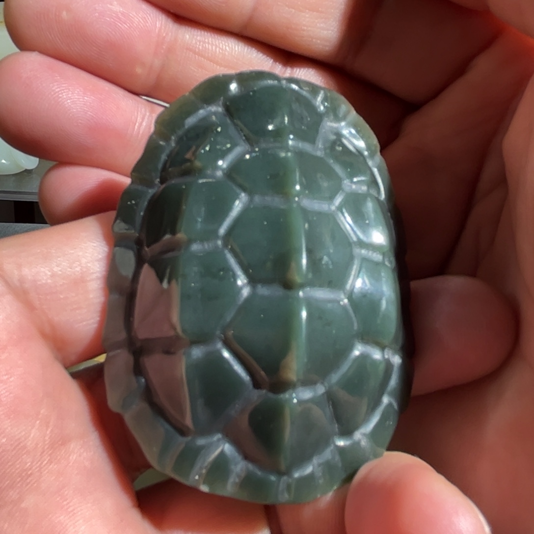 和田玉未镶嵌把件