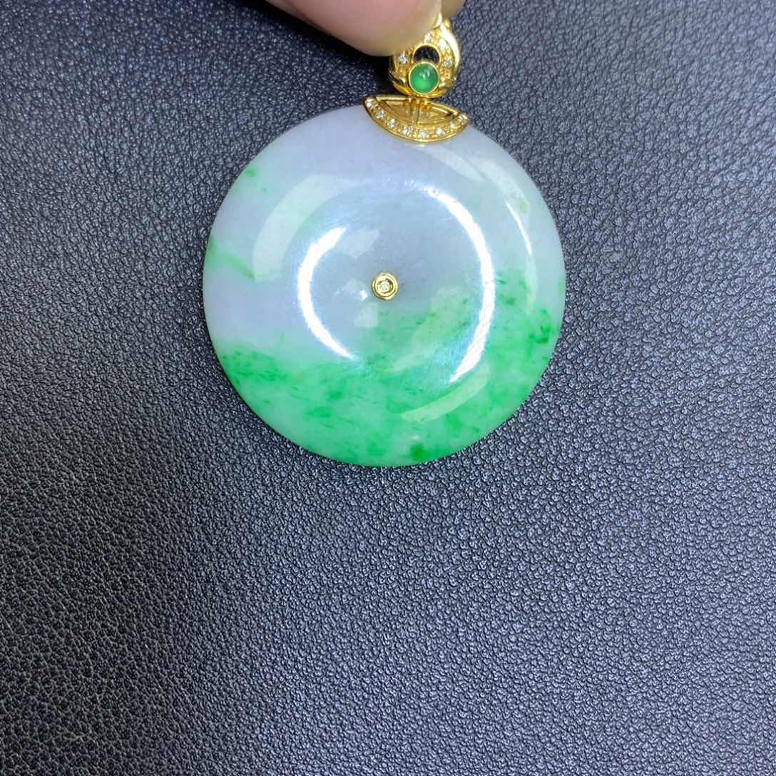 翡翠颈饰18K金镶嵌翡翠