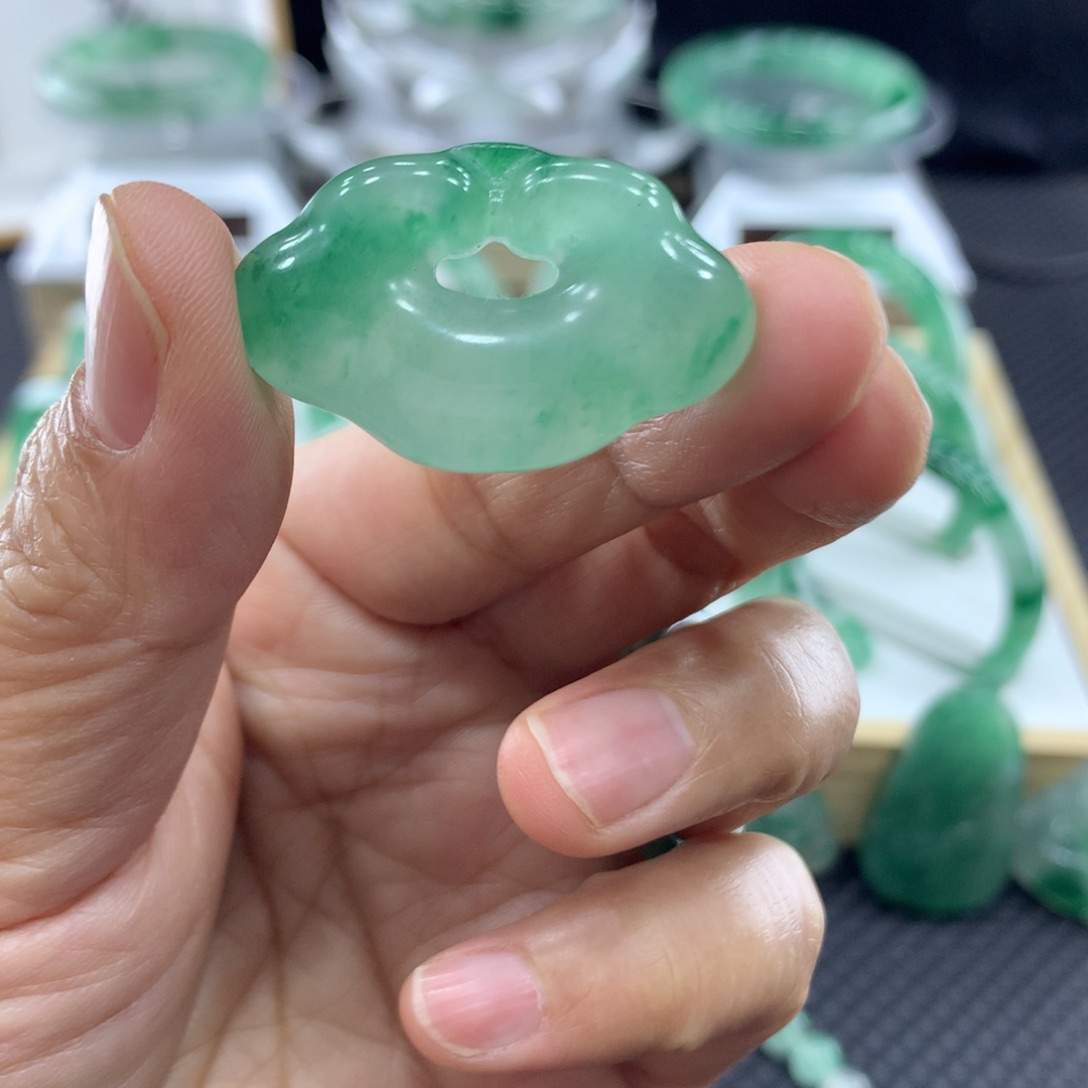 石英质玉戒指未镶嵌