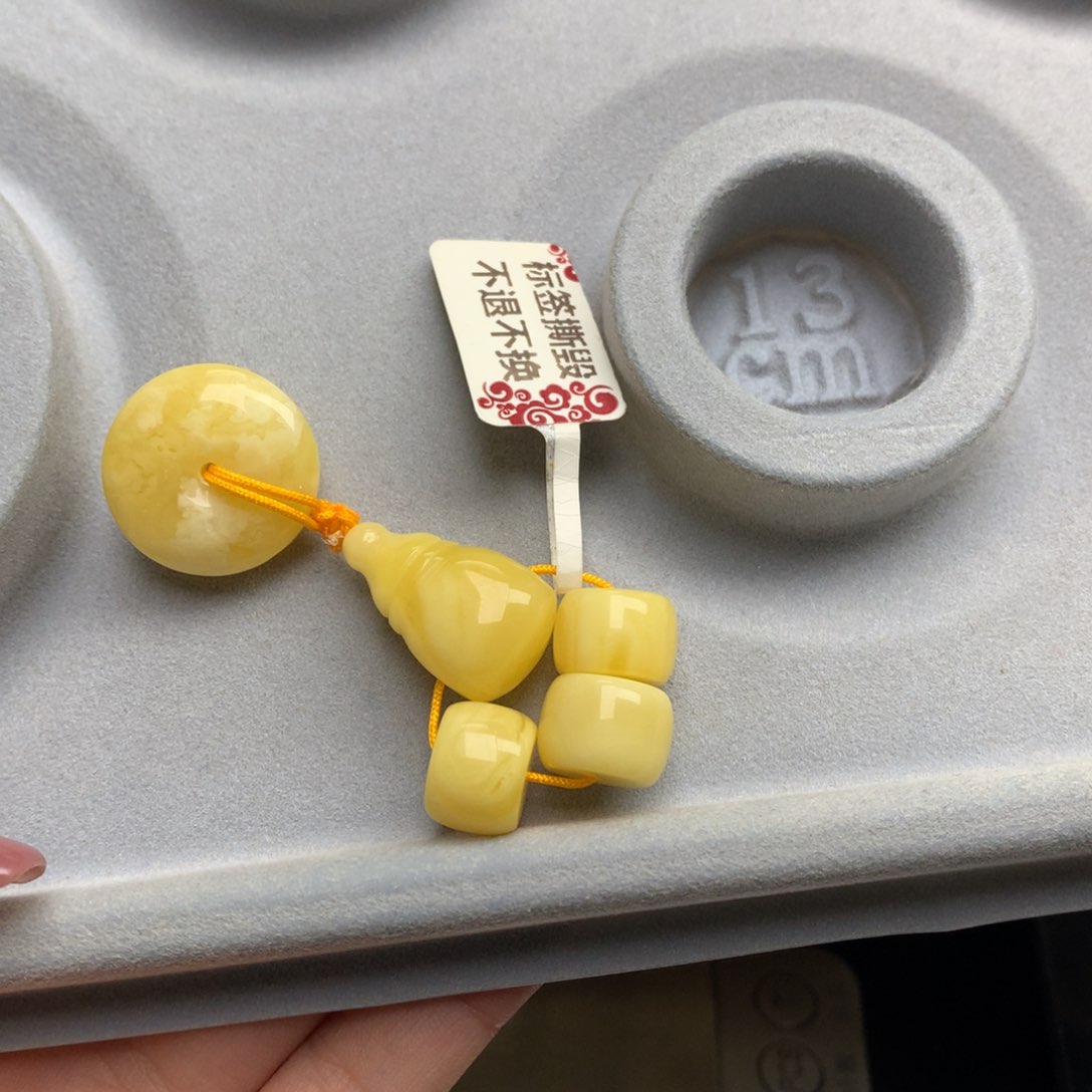 蜜蜡珠宝奇石未镶嵌