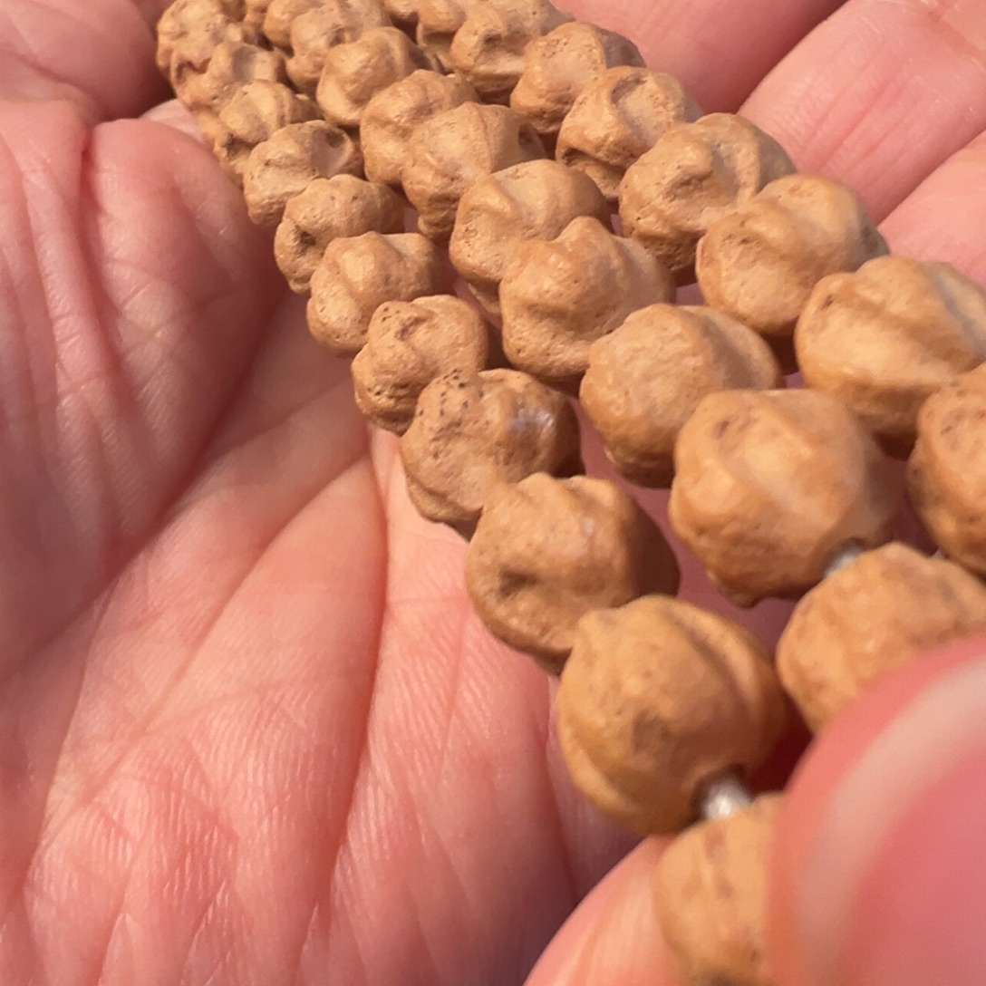 爱***忆柏香籽/百香籽吊坠F131