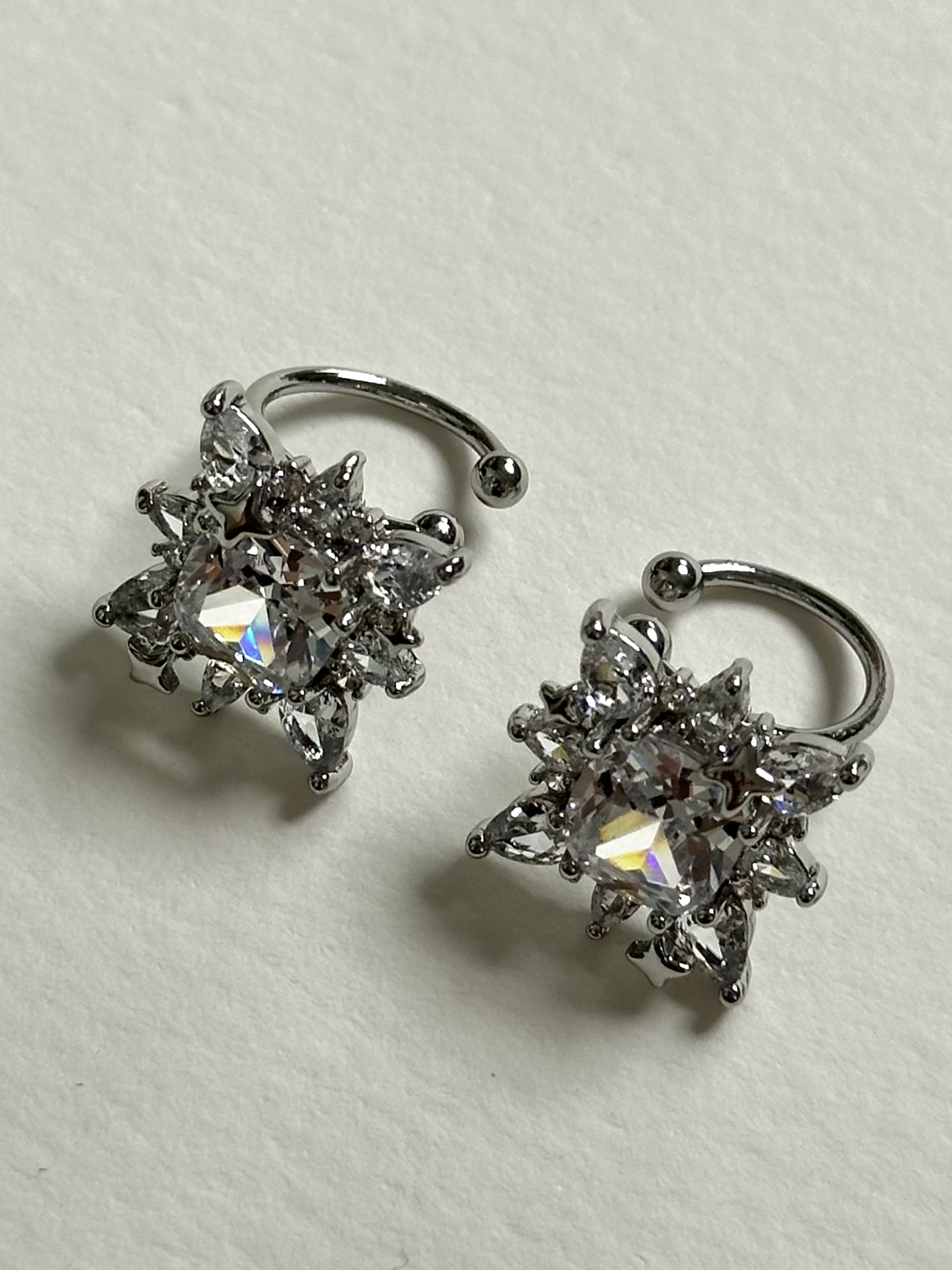 铜合金莫桑石耳饰 轻奢无耳洞六芒星耳骨夹一对