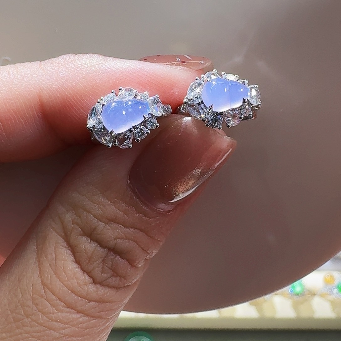 翡翠颈饰18K金镶嵌耳包