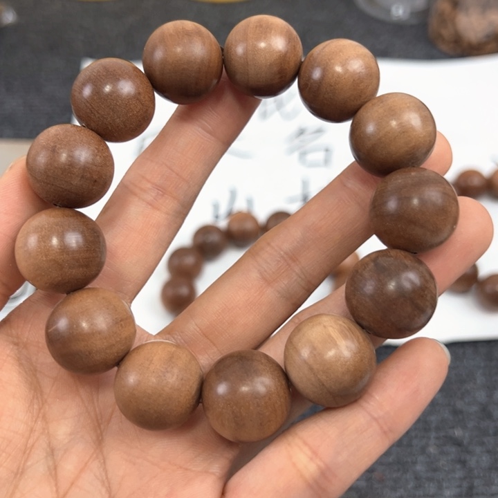 木檀香1.8供奉料……………………瑕疵……