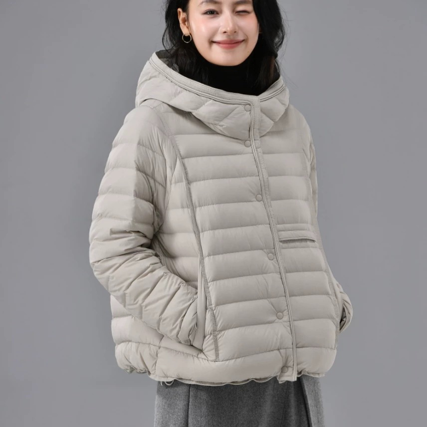 2025秋冬新款羽绒服女短款宽松连帽轻薄款白鸭绒面包服外套女
