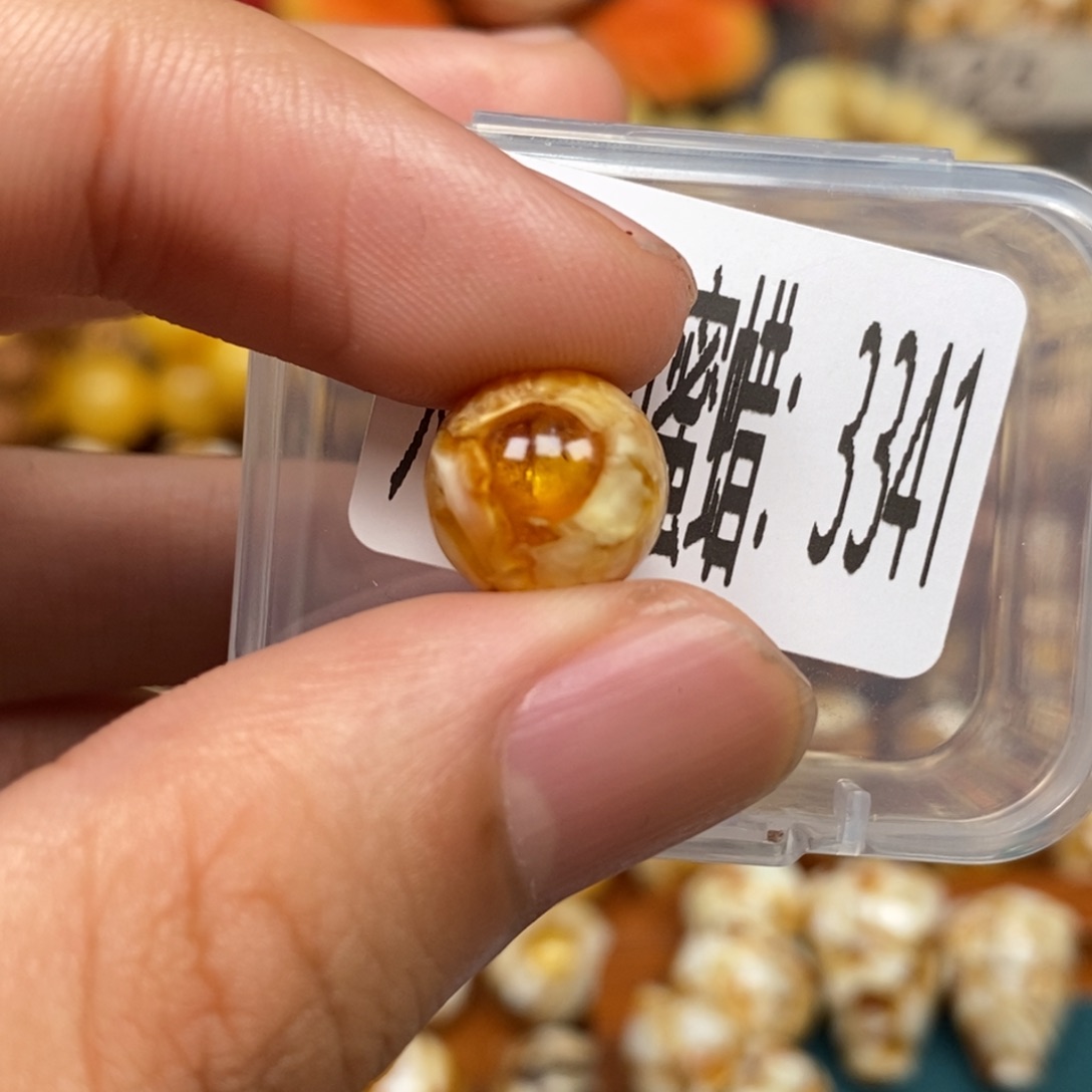 蜜蜡未镶嵌珠宝奇石3341