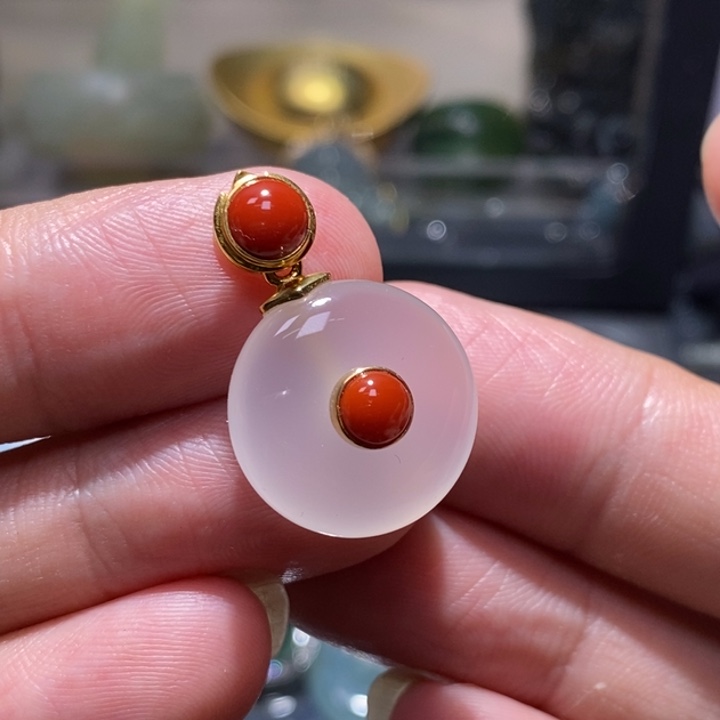 南红玛瑙18K金镶嵌颈饰扣子2300