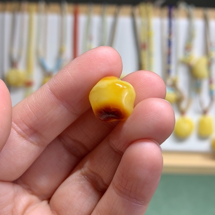 蜜蜡未镶嵌裸石特价