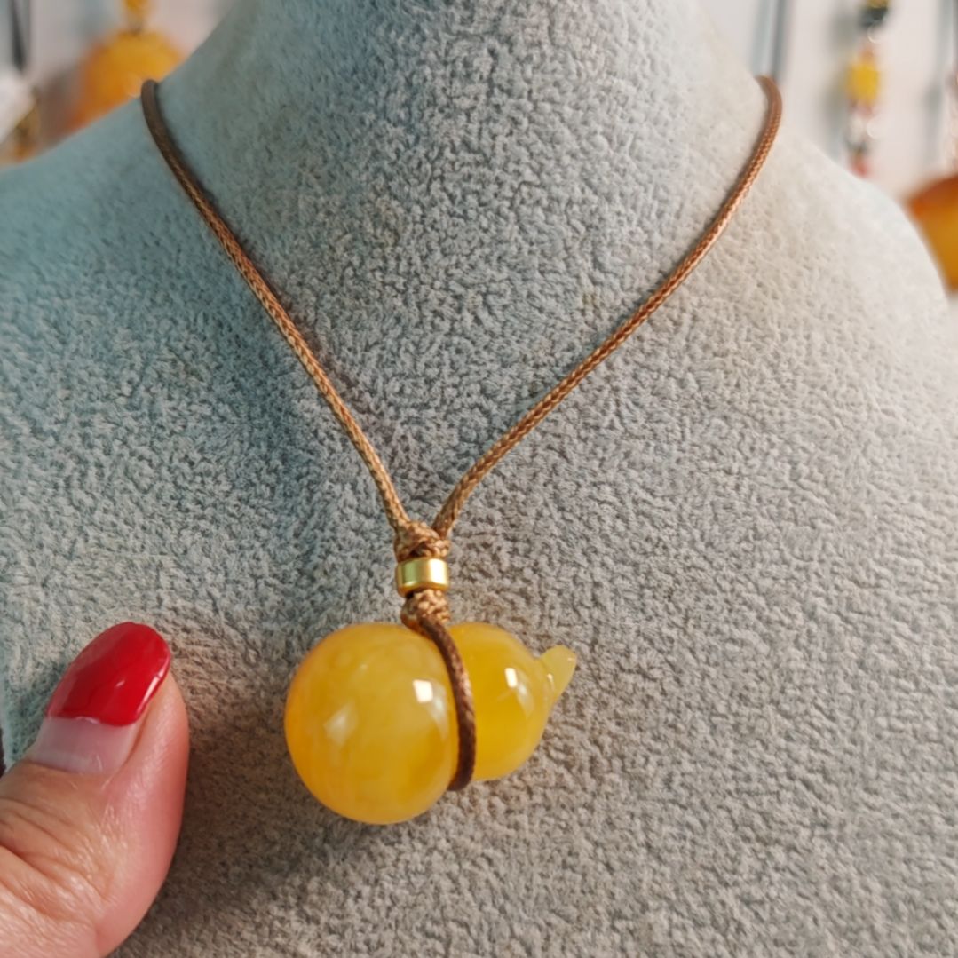 蜜蜡吊坠(赠链)未镶嵌