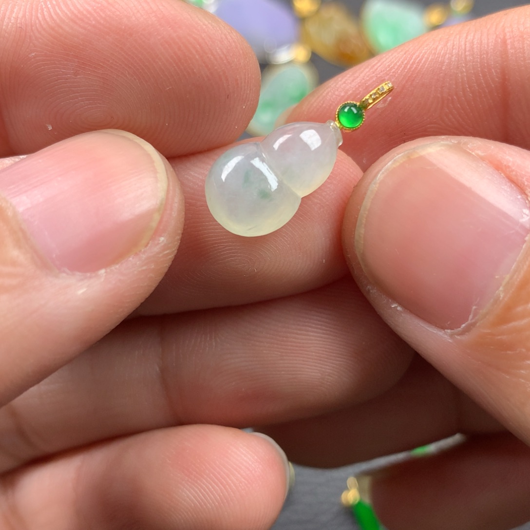 【闪购商品】颈饰18K金镶嵌翡翠翡翠