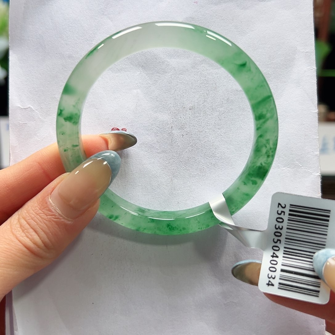 石英质玉手镯未镶嵌54