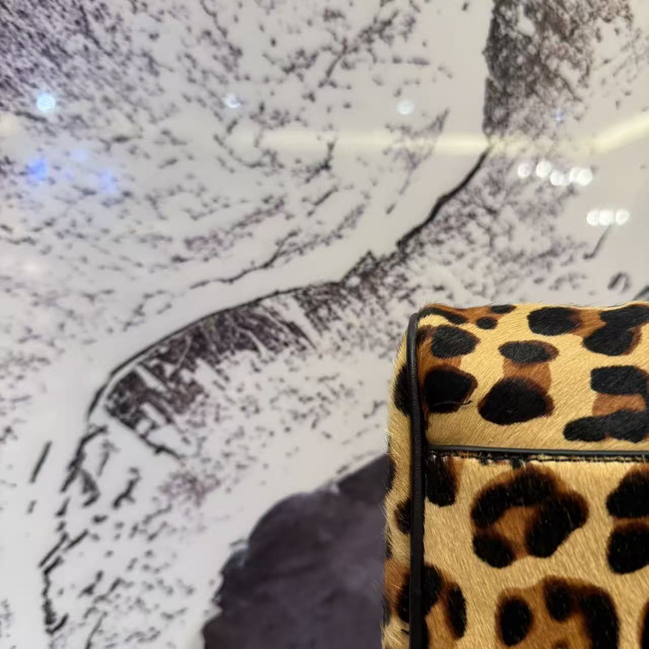 「格林假期」豹纹盒子包
