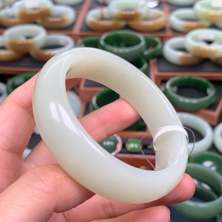 和田玉手镯未镶嵌59