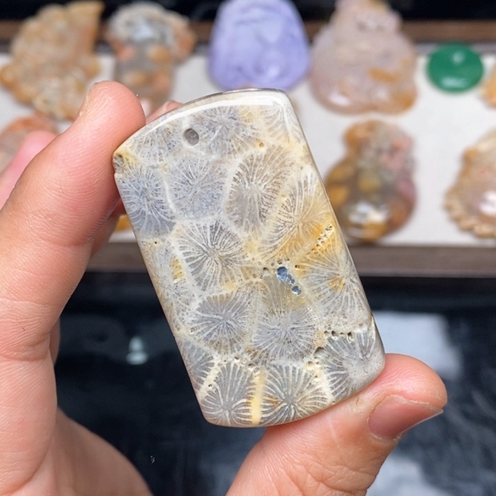 硅化珊瑚（珊瑚玉）手镯未镶嵌