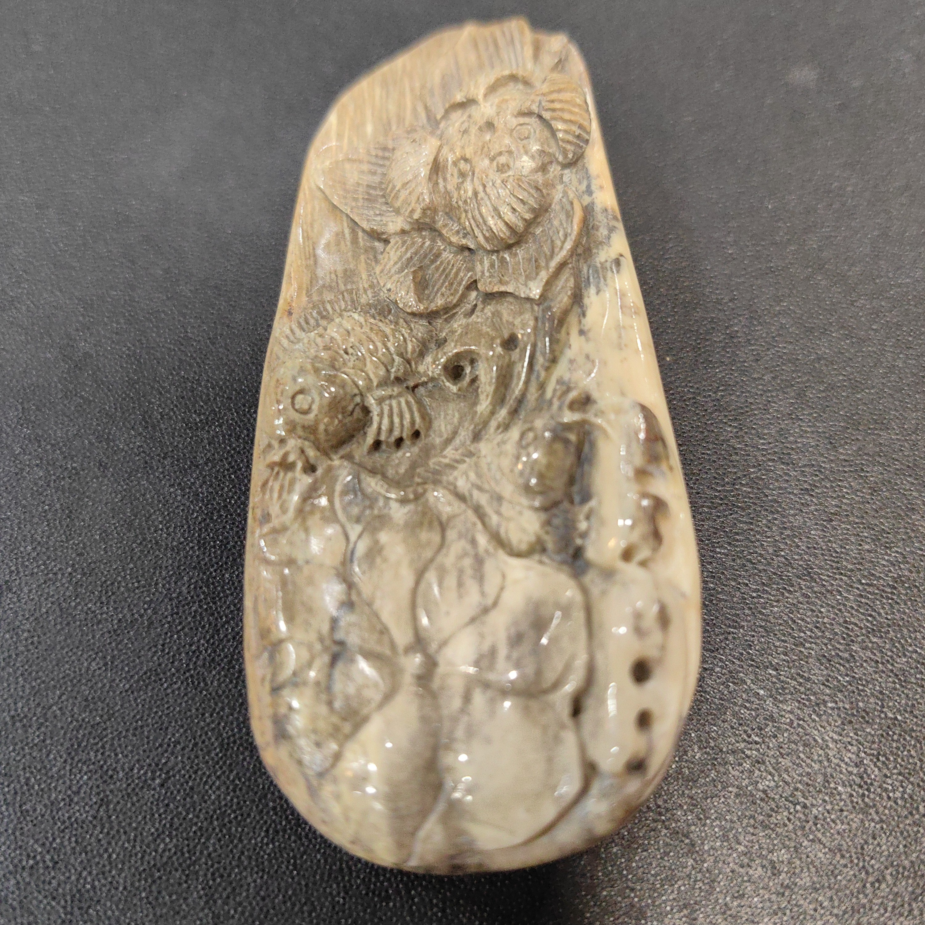 猛犸雕刻件约42克ZL542