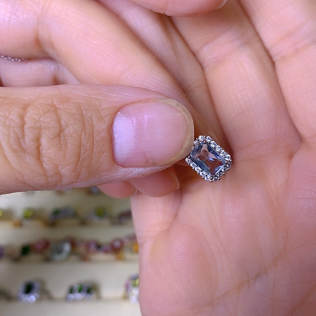 海蓝宝石吊坠(赠链)银S925镶嵌王*?水滴 不退换