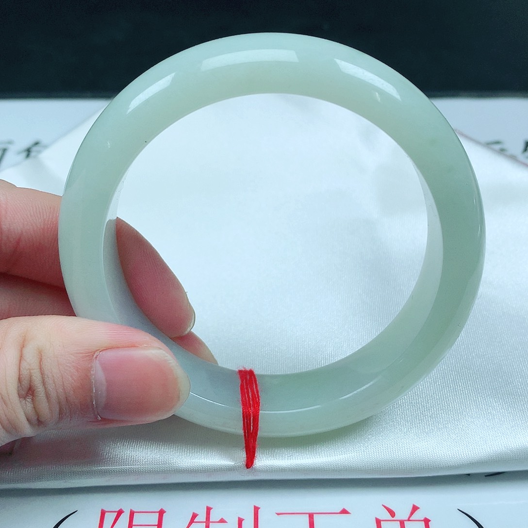 翡翠手镯未镶嵌圈58