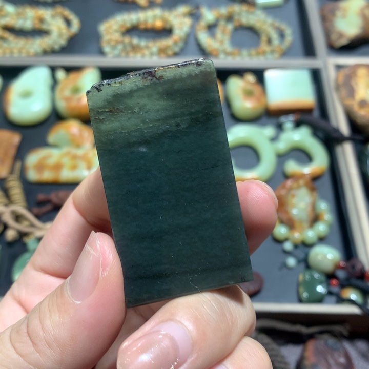 岫岩河磨玉（透闪石质玉）未镶嵌颈饰