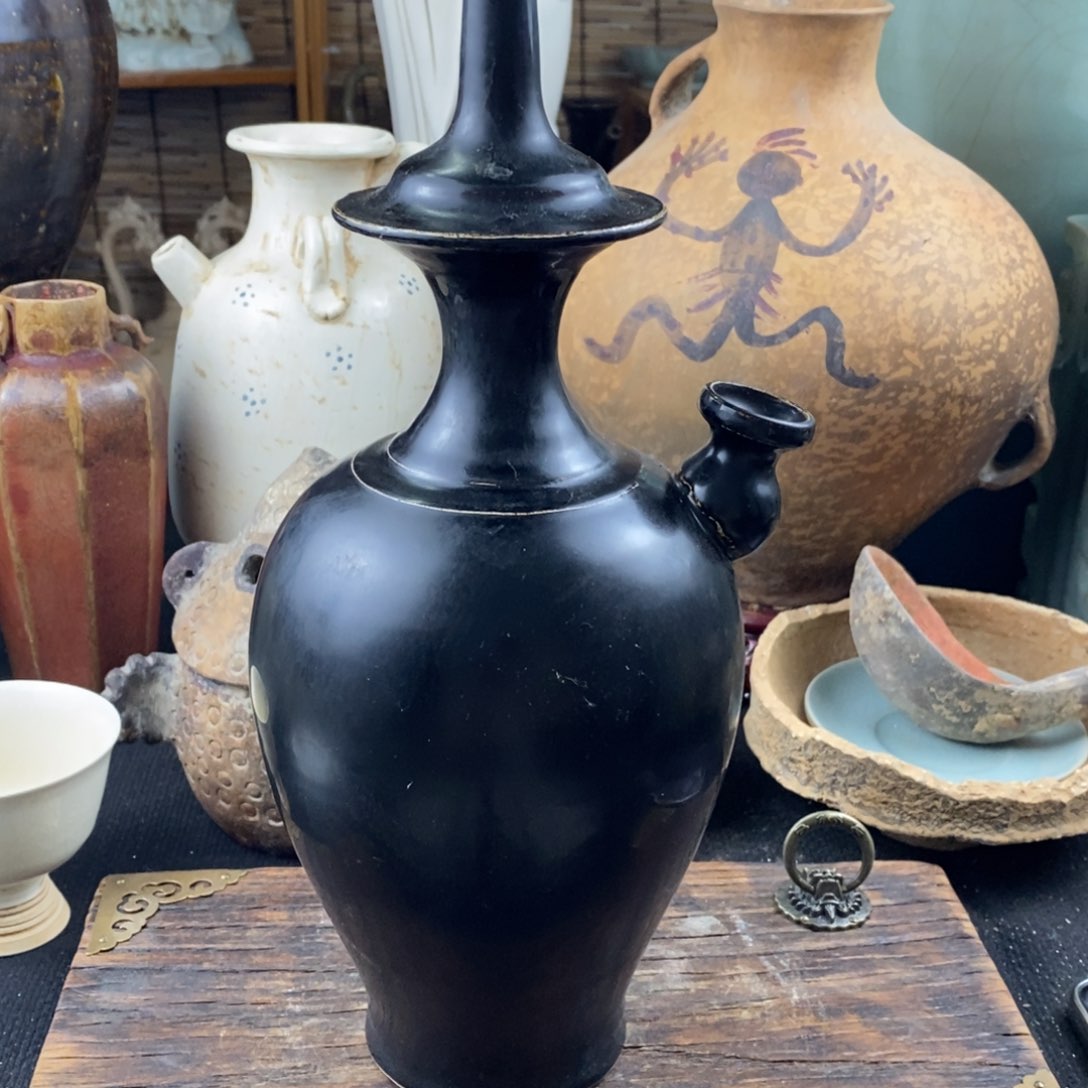 摆件定窑的一个净瓶