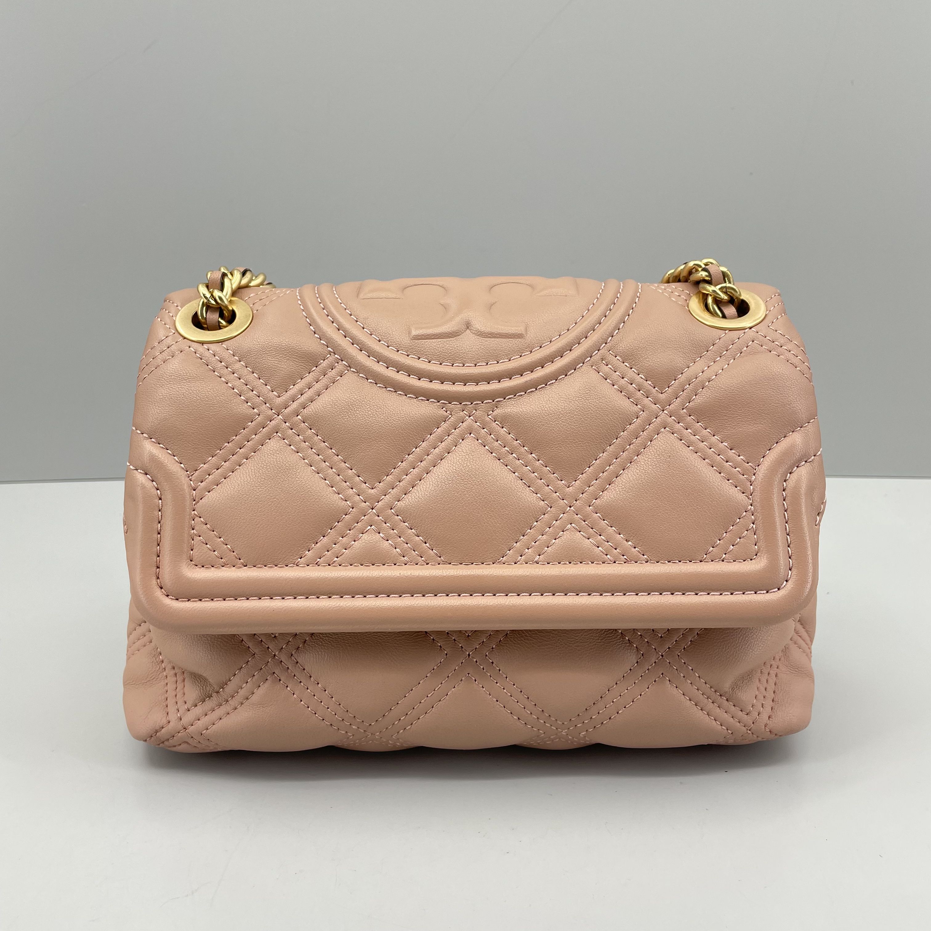 95新 TORY BURCH/汤丽柏琦 fleming粉链条斜挎包22*15*8ME091005