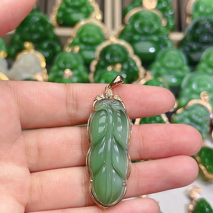 和田玉（碧玉）颈饰18K金镶嵌