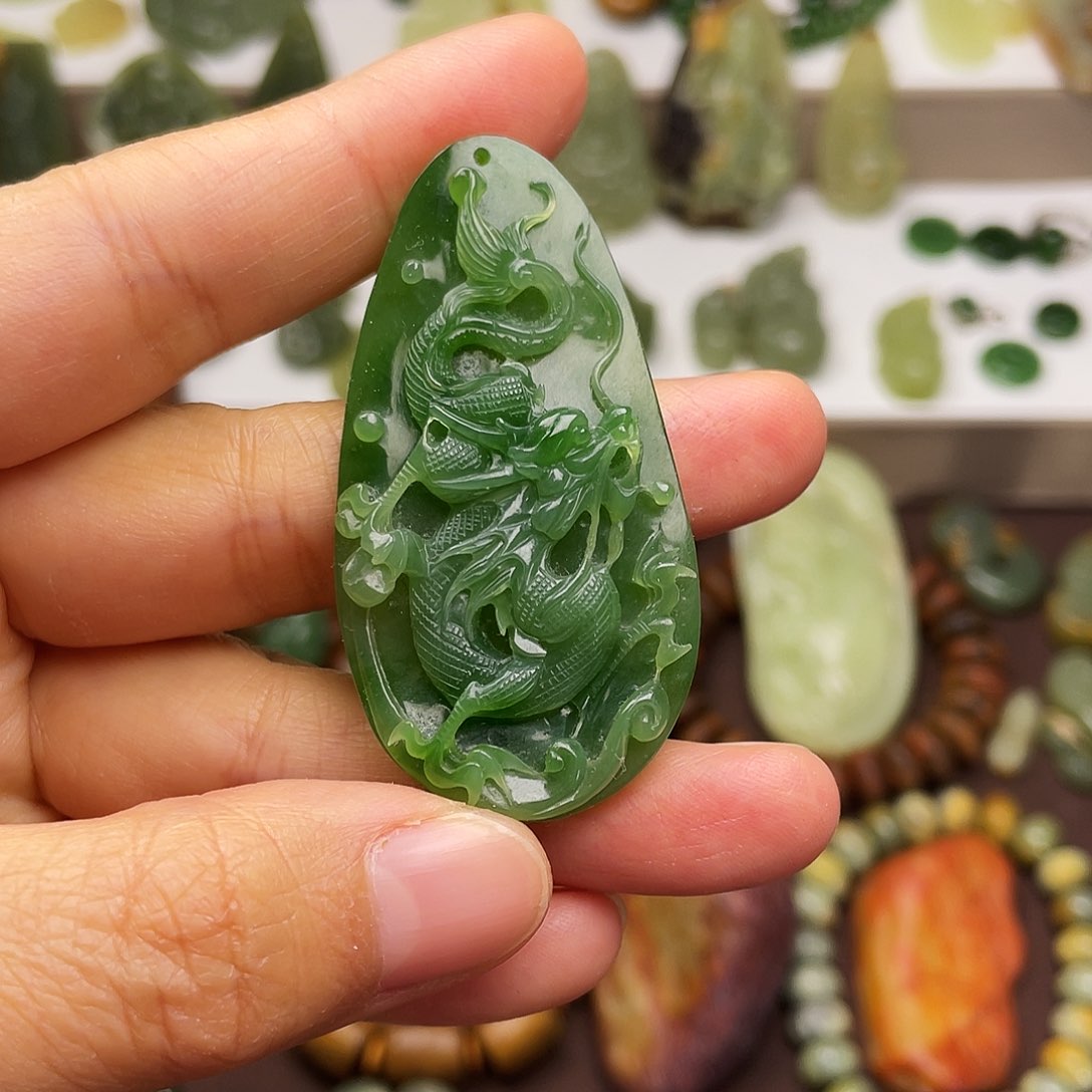 和田玉（碧玉）颈饰未镶嵌