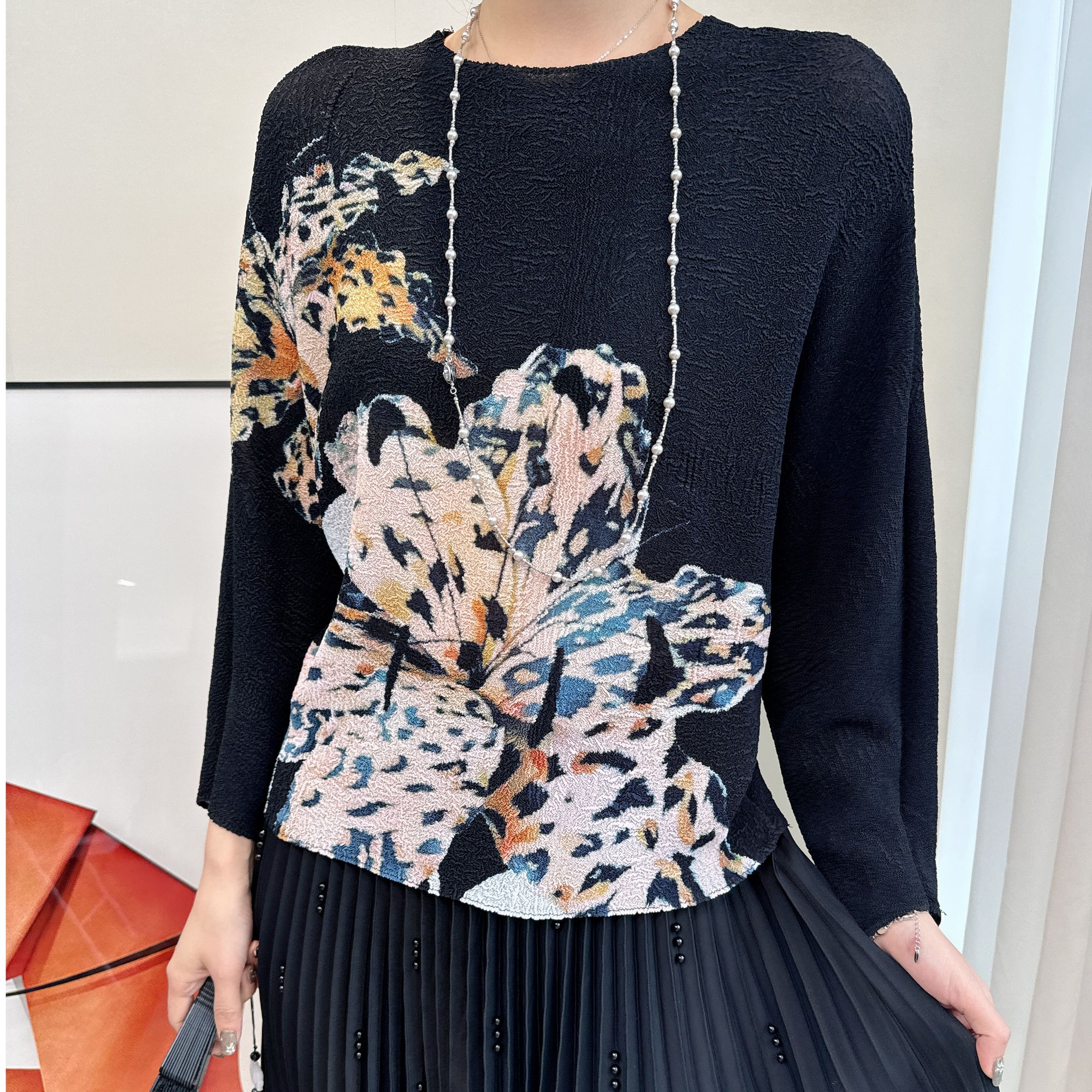 三宅时髦气质百搭圆领印花t恤春季新款设计感褶皱蝙蝠袖套头上衣