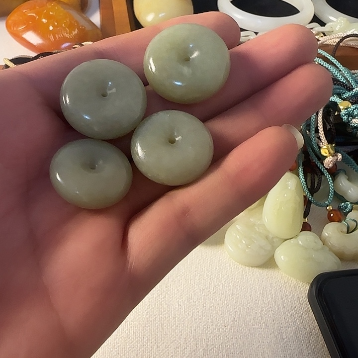 和田玉（糖玉）未镶嵌颈饰