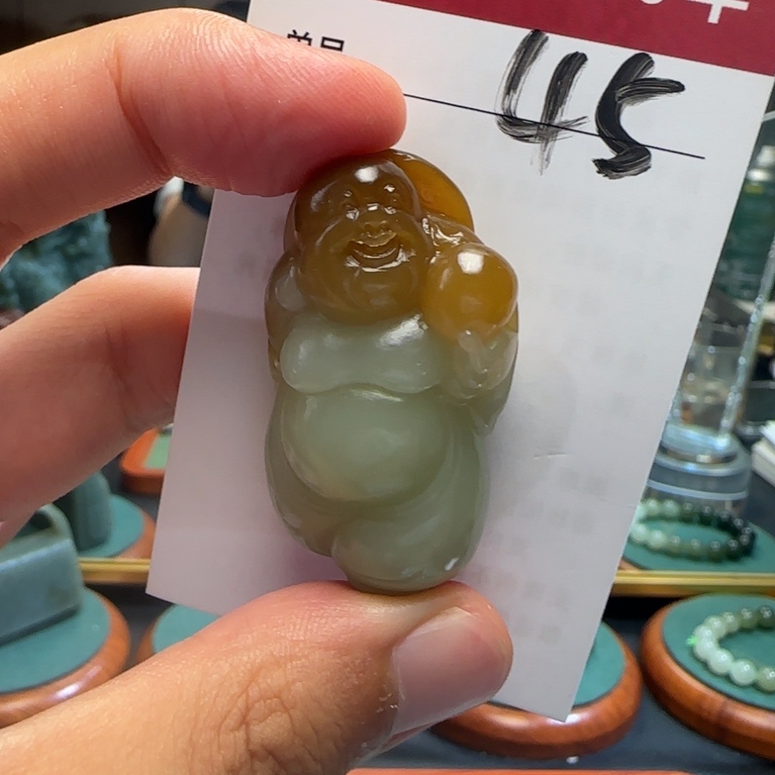 颈饰未镶嵌和田玉（糖玉）