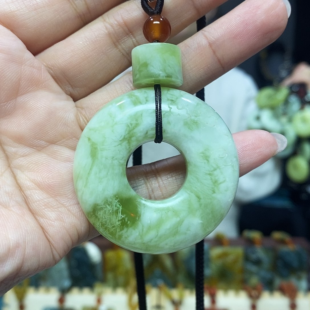未镶嵌岫玉挂件挂件吊坠项链