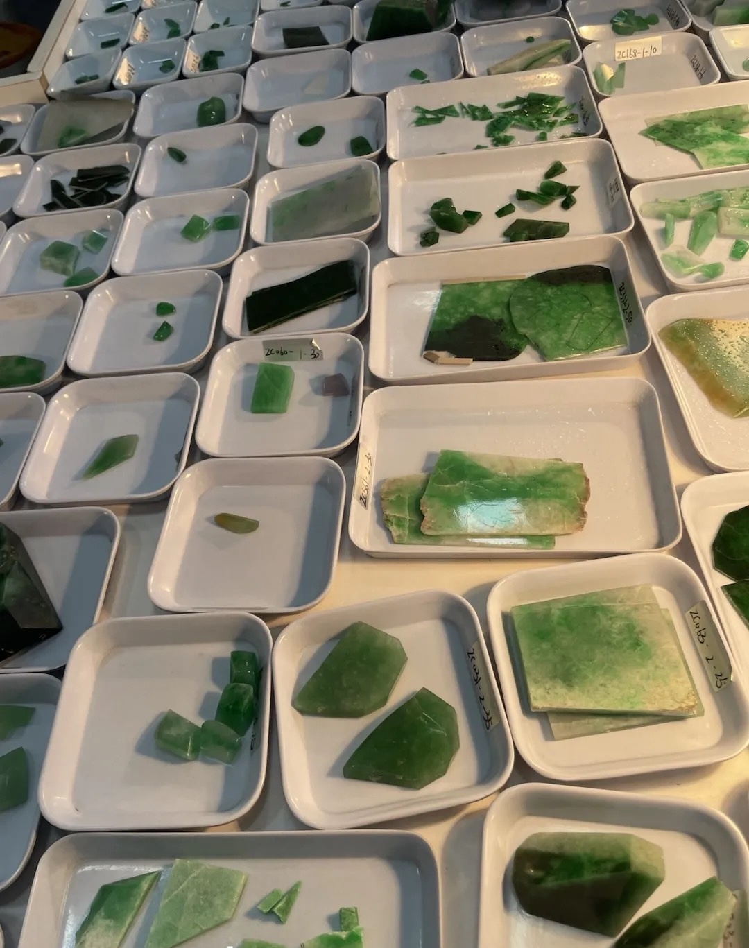 翡翠料子一物一拍绿色飘绿精美雕刻玉石珠宝精品吊坠翡翠处理特价