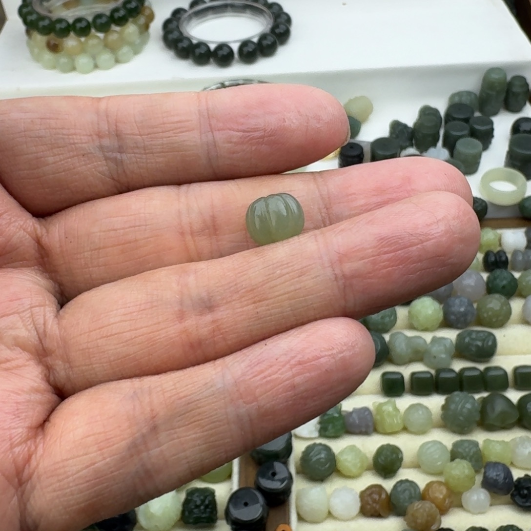 ****•和田玉未镶嵌珠宝半成品和田玉且末蓝南瓜8×10㎜