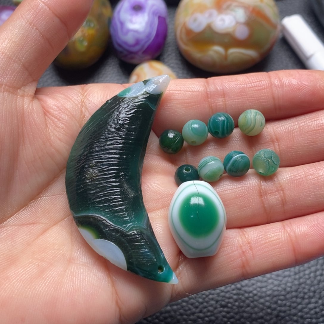 未镶嵌颈饰玛瑙/玉髓双*子