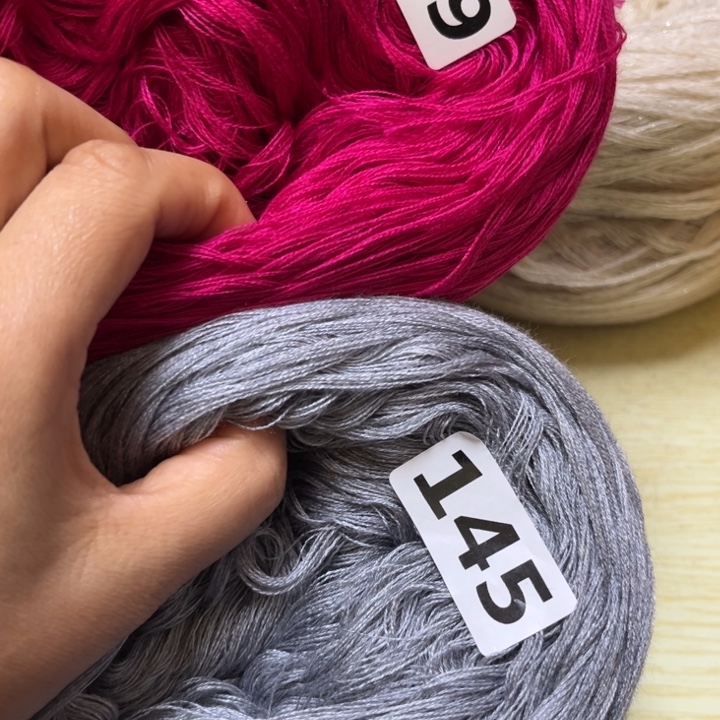 羊毛混纺枚红三个高级灰一个