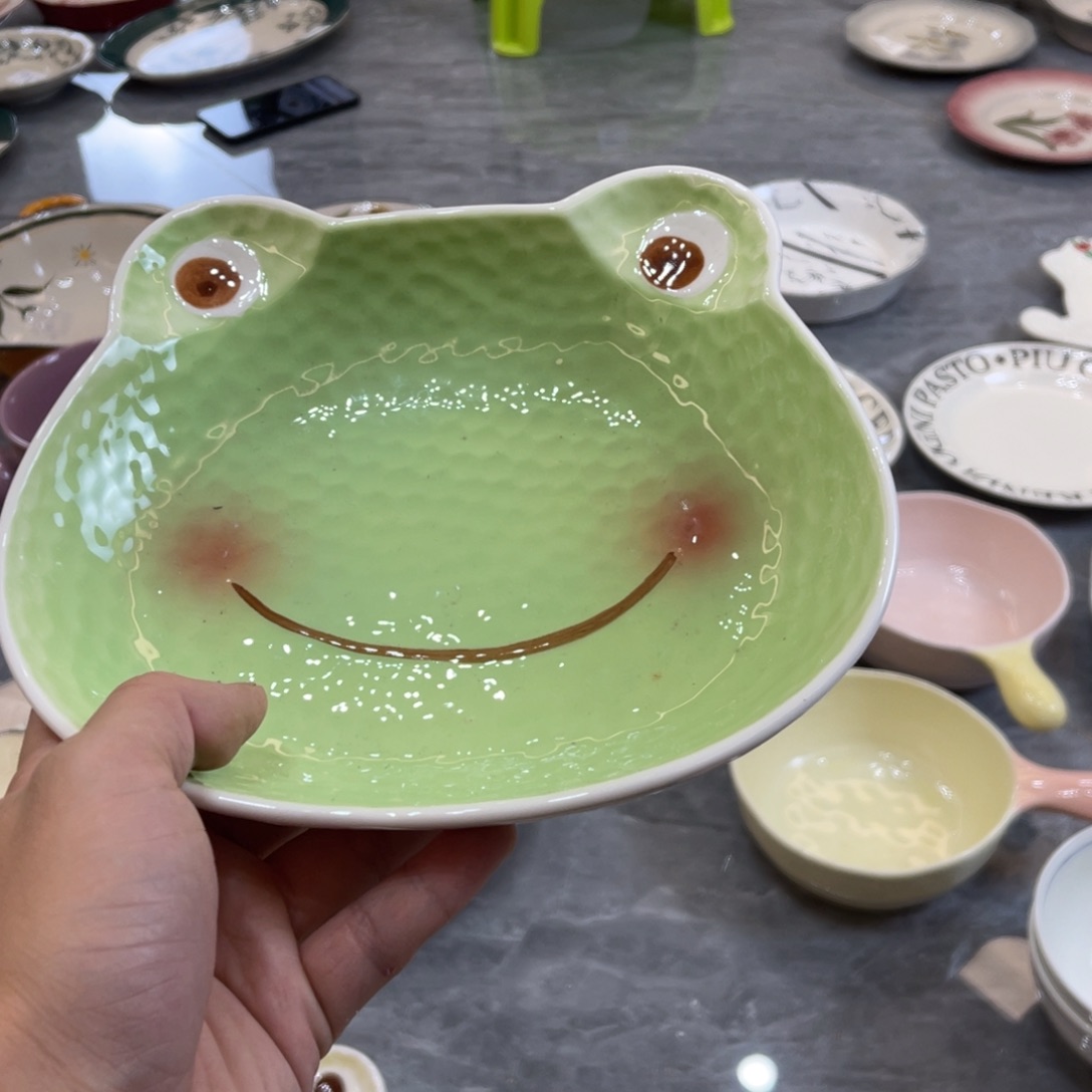 陶瓷微瑕餐具介意勿拍，满18飞！