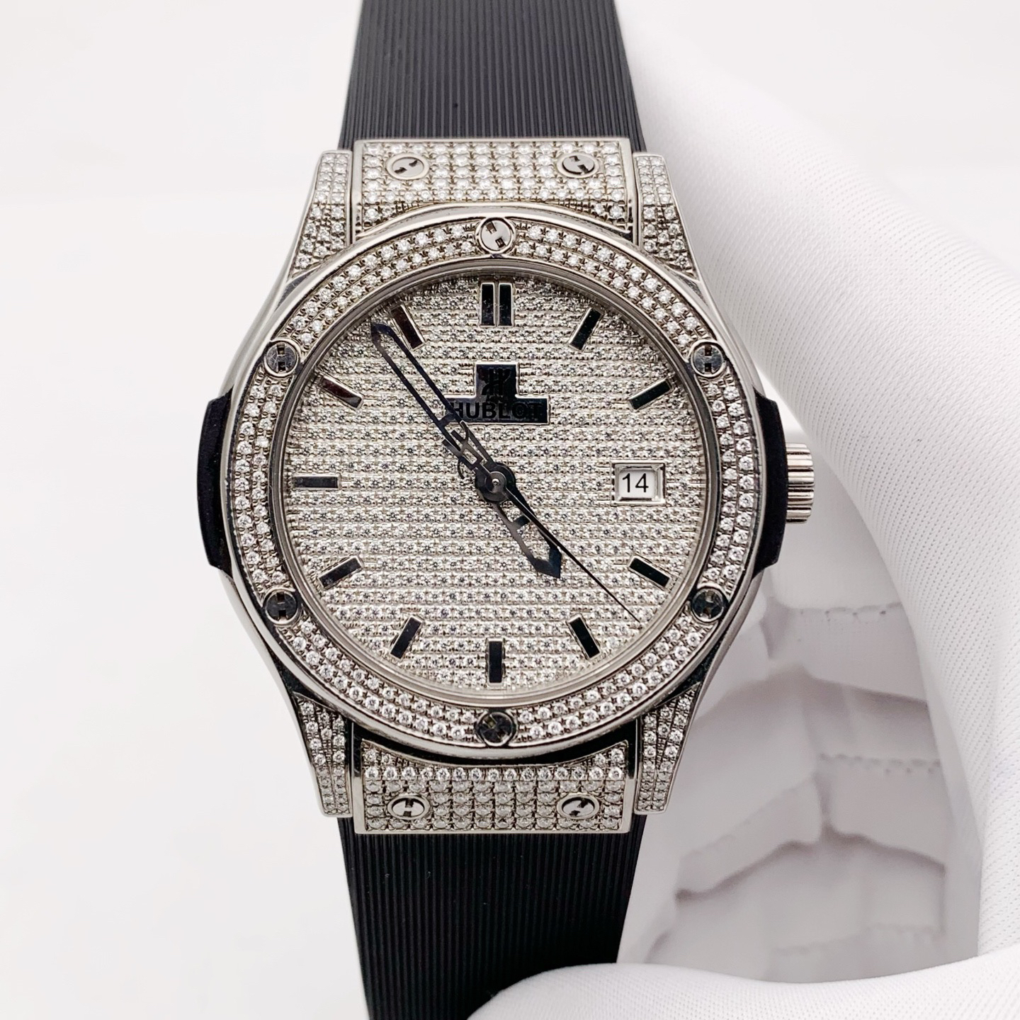 99新 Hublot/宇舶表 经典融合系列｜42表径后满天原钻工价26万9