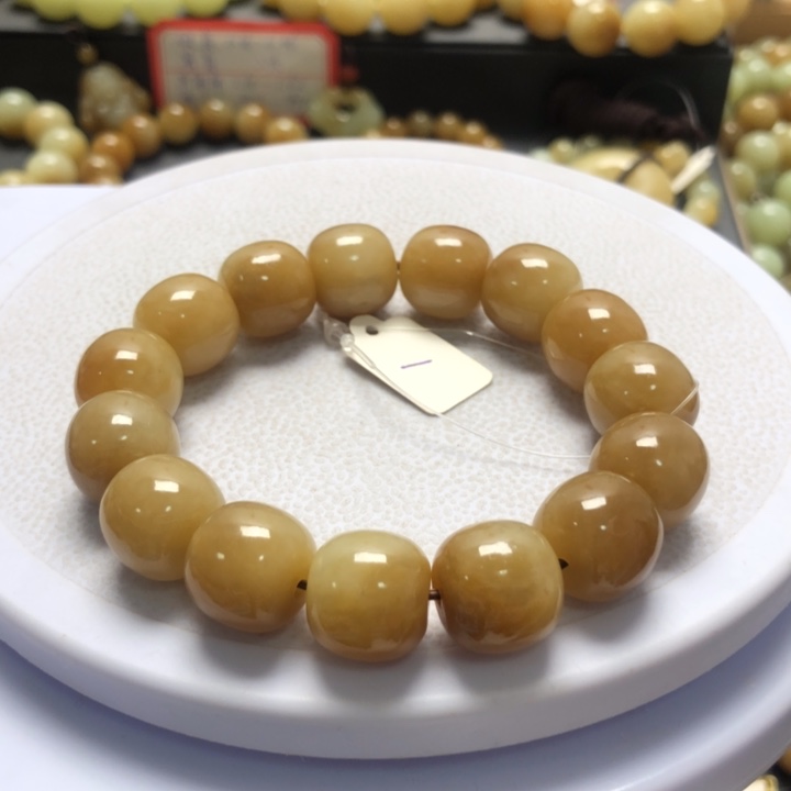 和田玉手串未镶嵌何**地卡14