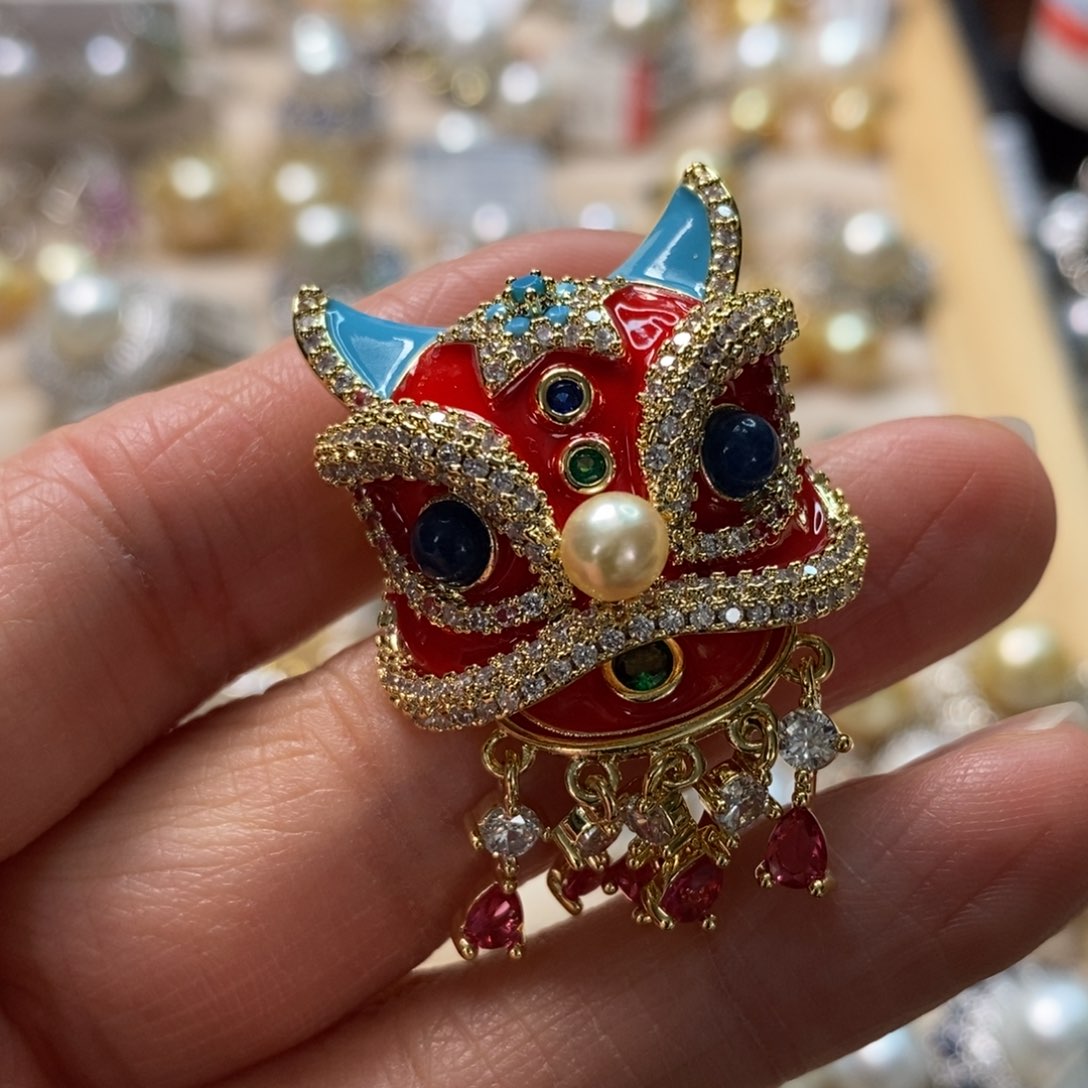 海水珍珠胸饰合金