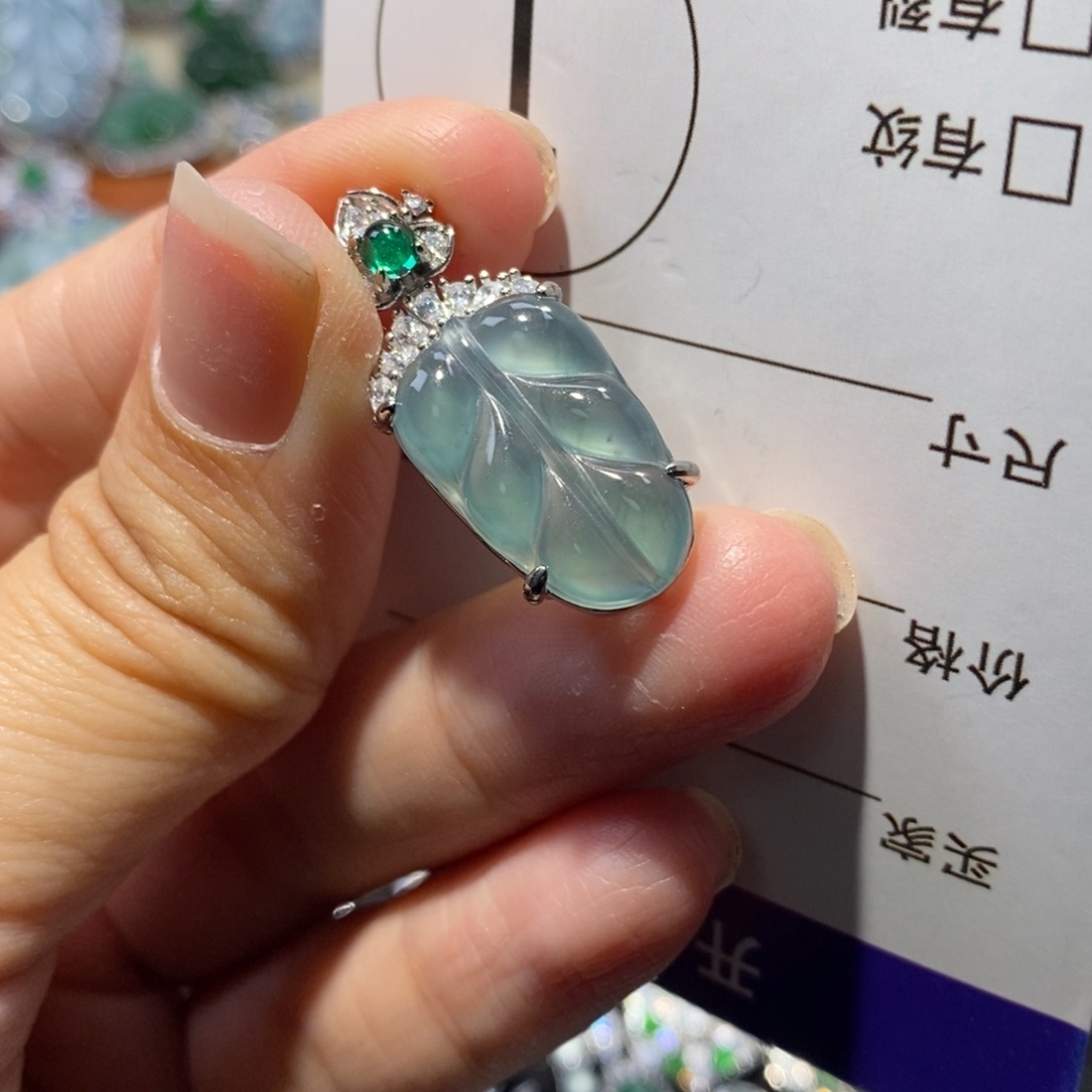 翡翠未镶嵌颈饰翡翠